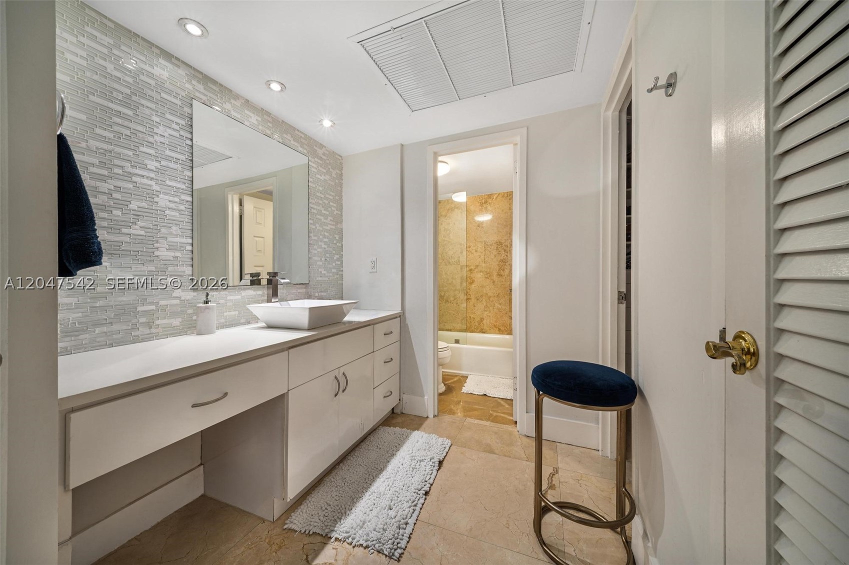 ARLEN BEACH CONDO - Residential