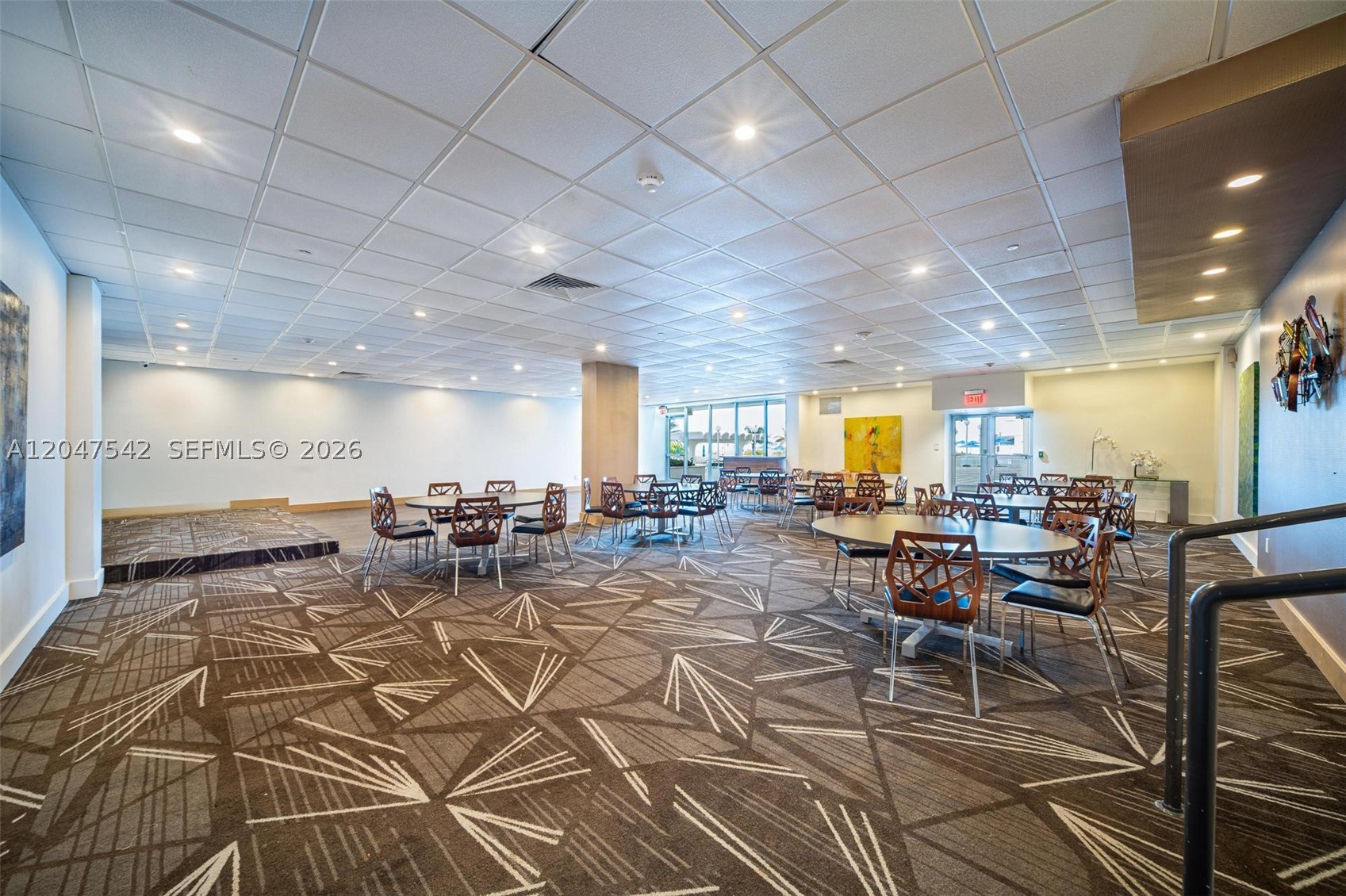 ARLEN BEACH CONDO - Residential