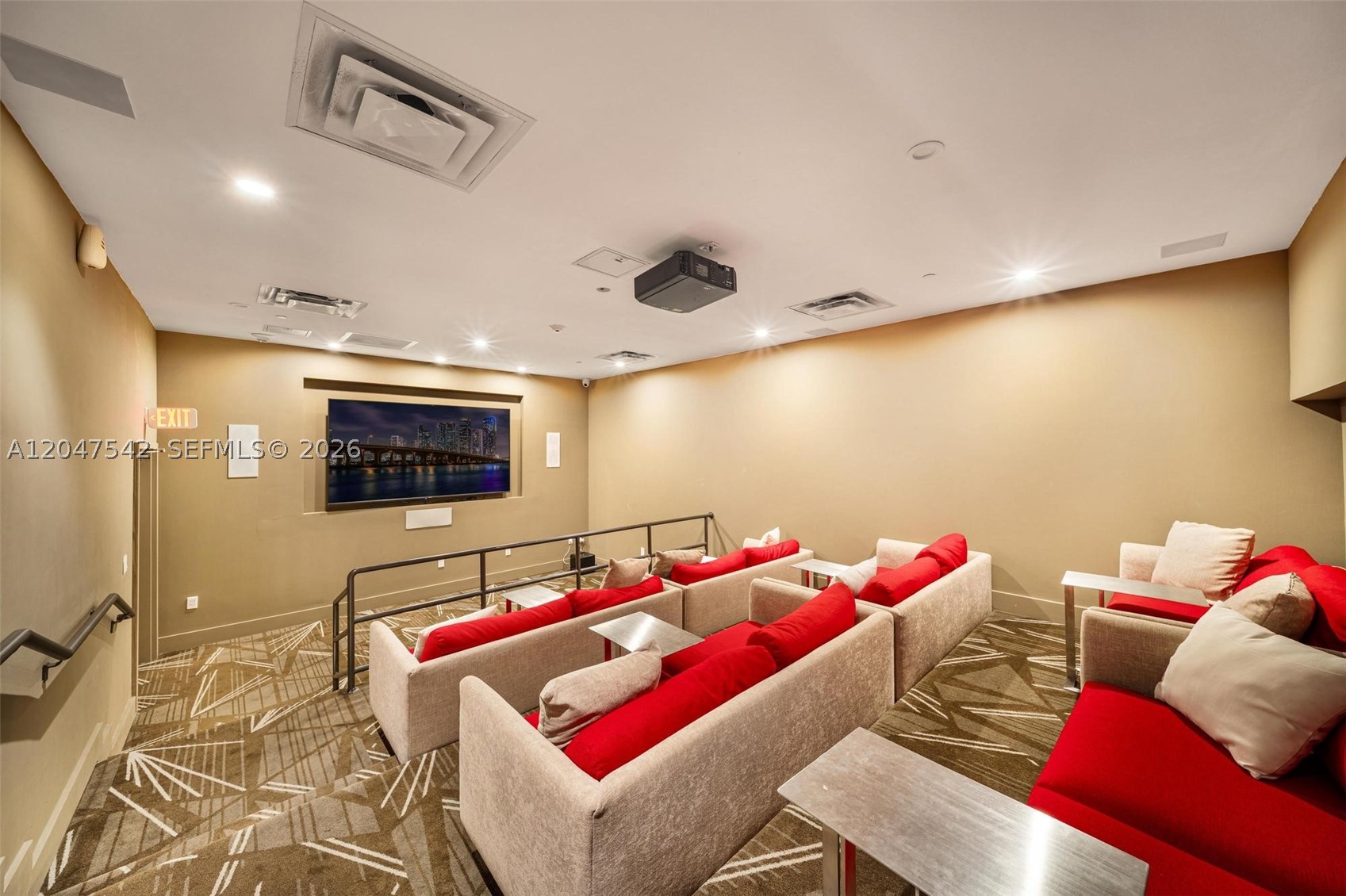 ARLEN BEACH CONDO - Residential