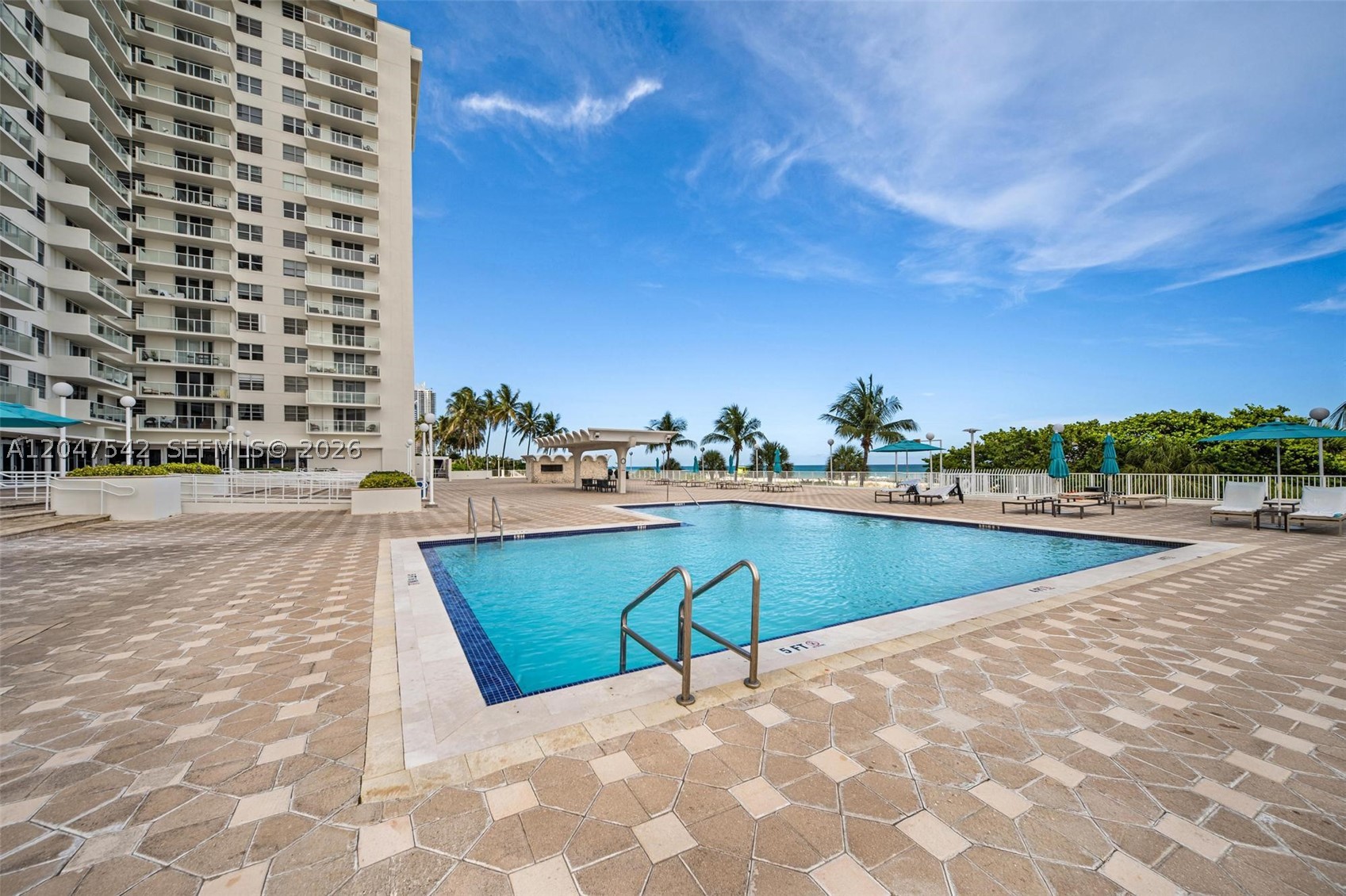ARLEN BEACH CONDO - Residential