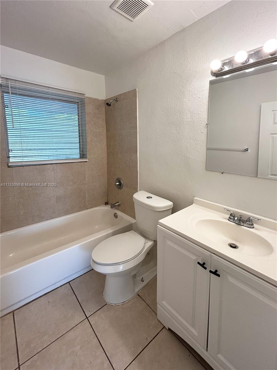 BISCAYNE HEIGHTS - Residential Lease