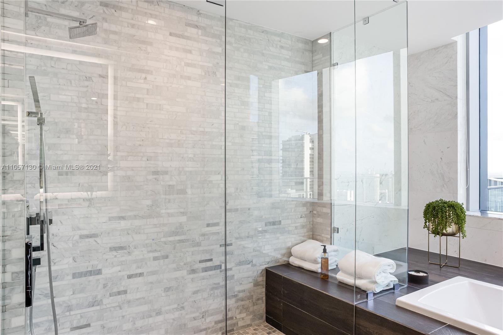 PARAMOUNT MIAMI WORLDCENT - Residential