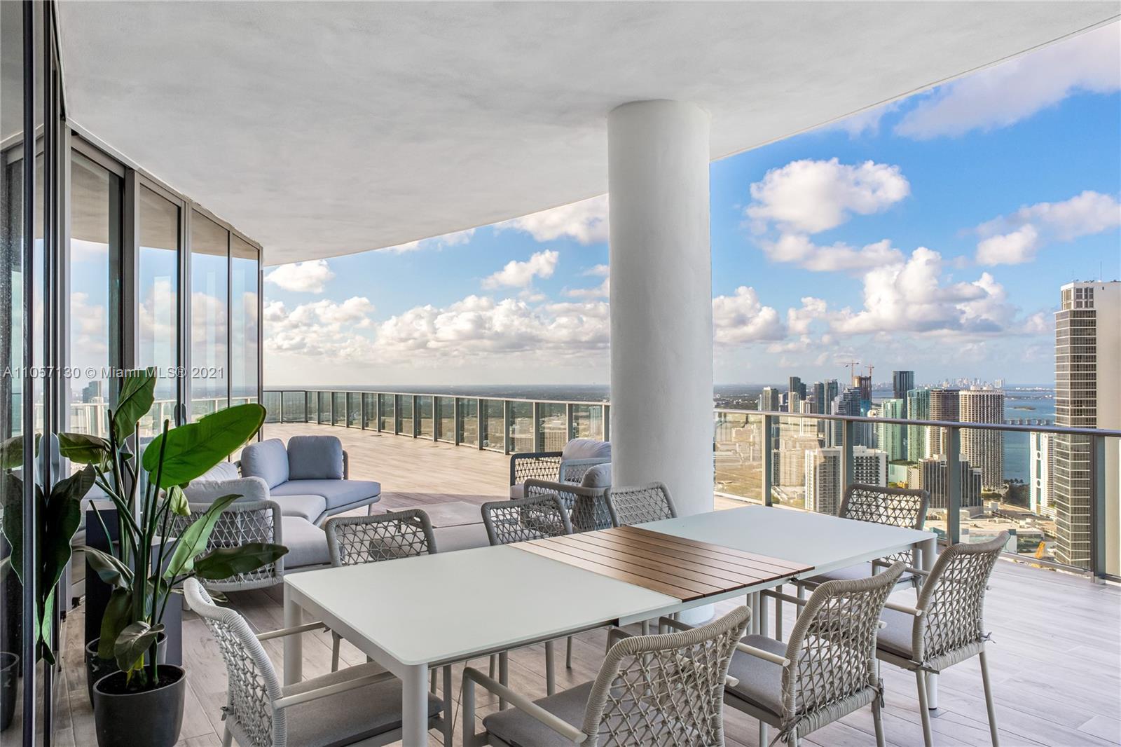 PARAMOUNT MIAMI WORLDCENT - Residential