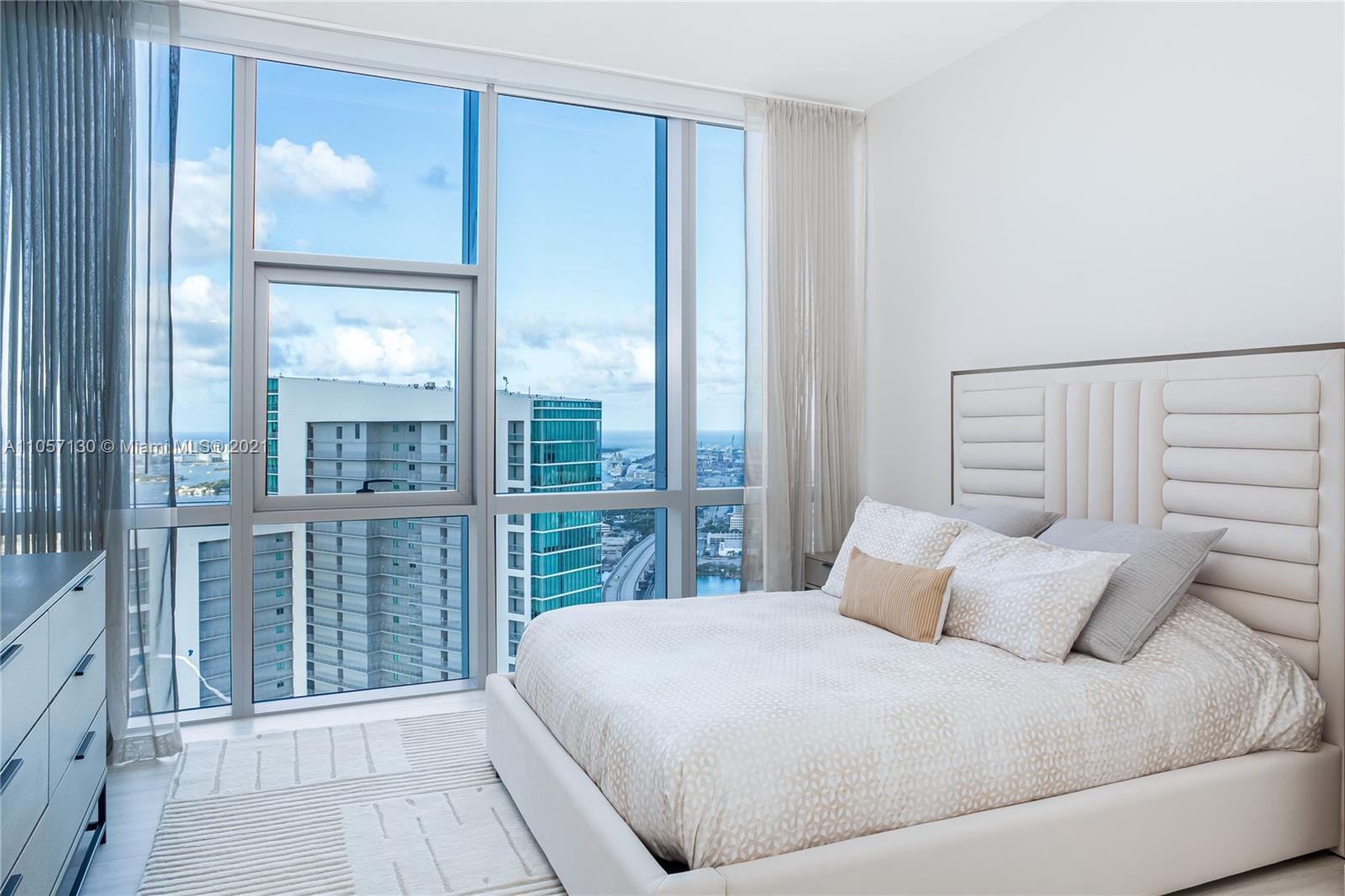 PARAMOUNT MIAMI WORLDCENT - Residential