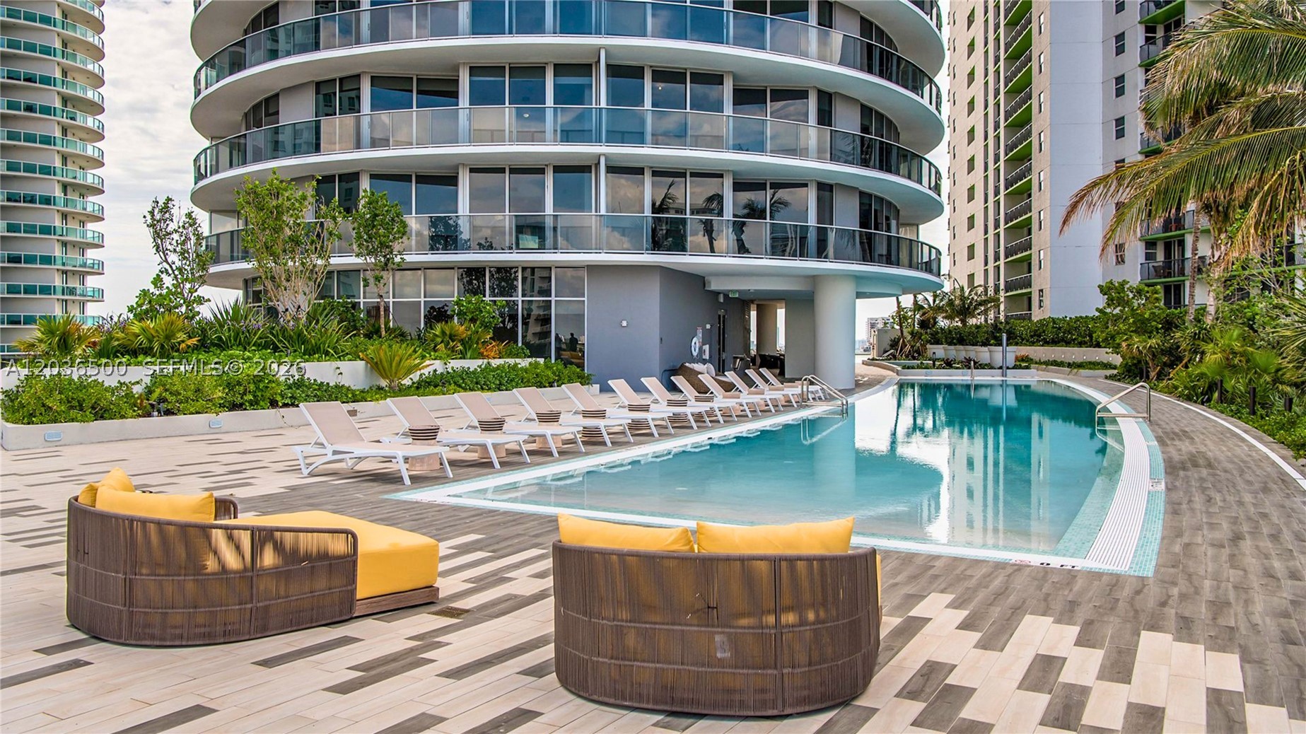ARIA ON THE BAY CONDO - Residential