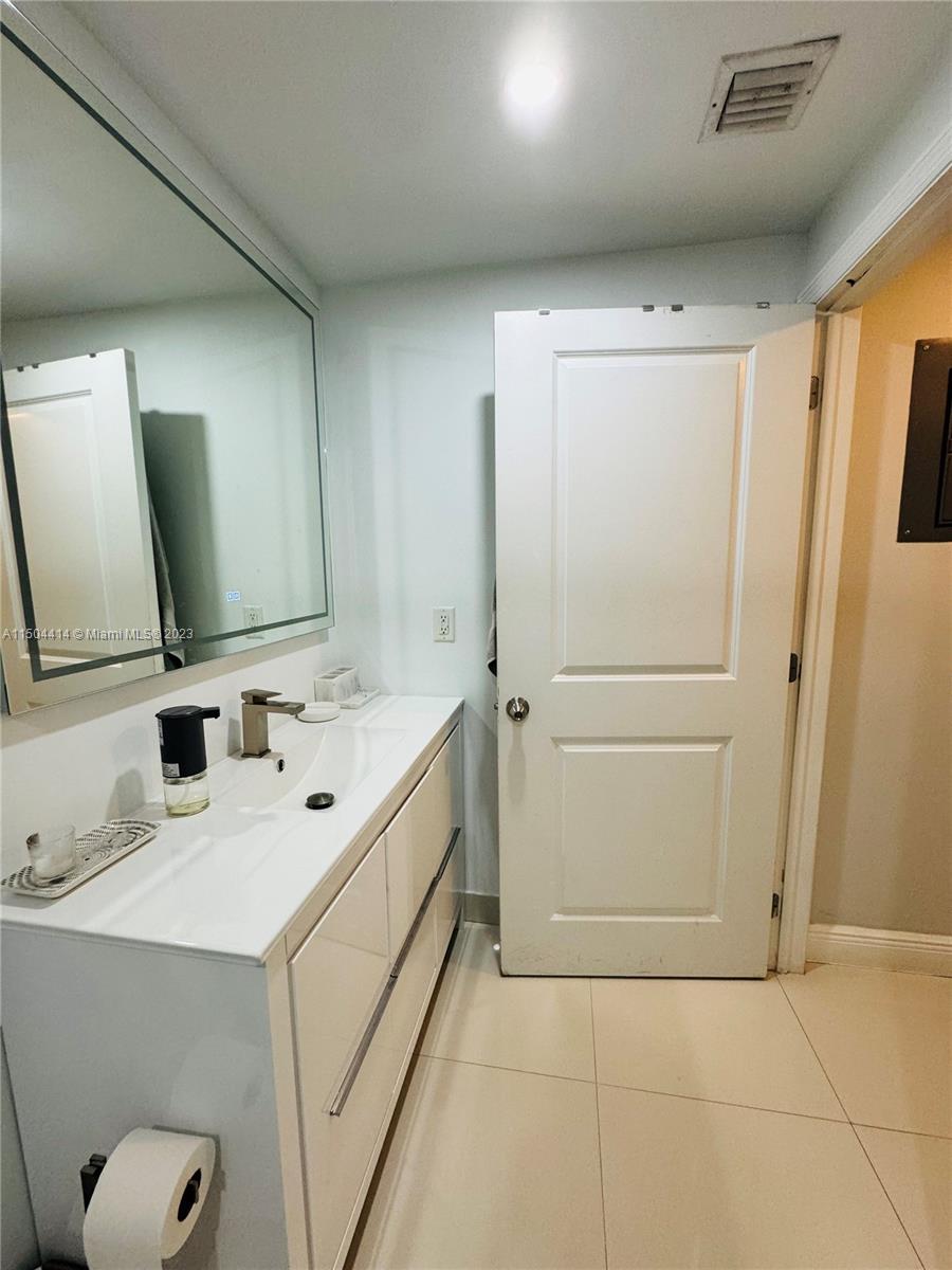 VUE AT BRICKELL CONDO - Residential Lease