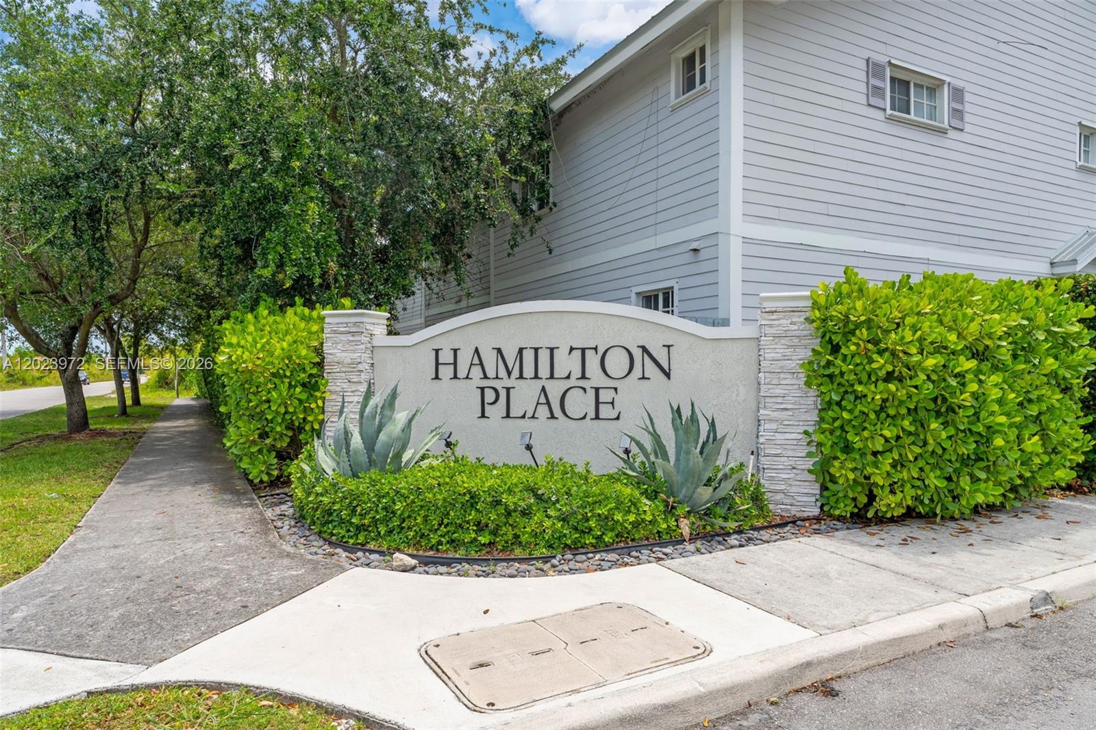 HAMILTON PLACE - Residential