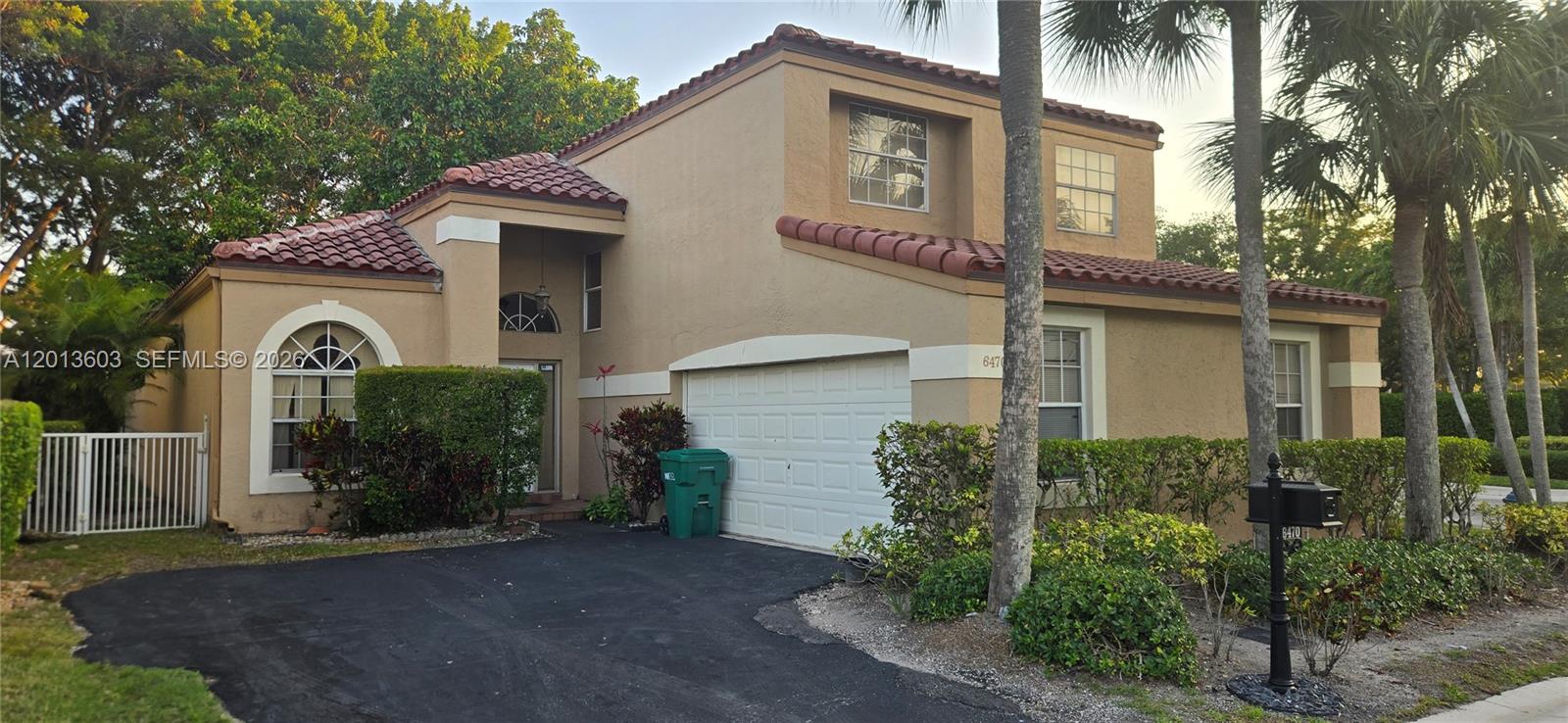 Welcome to this beautifully maintained 4-bedroom, 2.5-bath pool home located in one of Parkland’s most sought-after neighborhoods. Sitting on an oversized lot with lush landscaping and exceptional privacy, this residence offers the perfect blend of comfort, style, and South Florida living.
Step inside to soaring ceilings, abundant natural light, and a spacious open layout ideal for both everyday living and entertaining. A large kitchen and breakfast area. The primary suite includes a generous walk-in closet, dual vanities, and a spa-style bath.
Located within an A-rated school district and minutes from parks, shopping, dining, and major highways. This home offers the space, location, and lifestyle Parkland is known for.