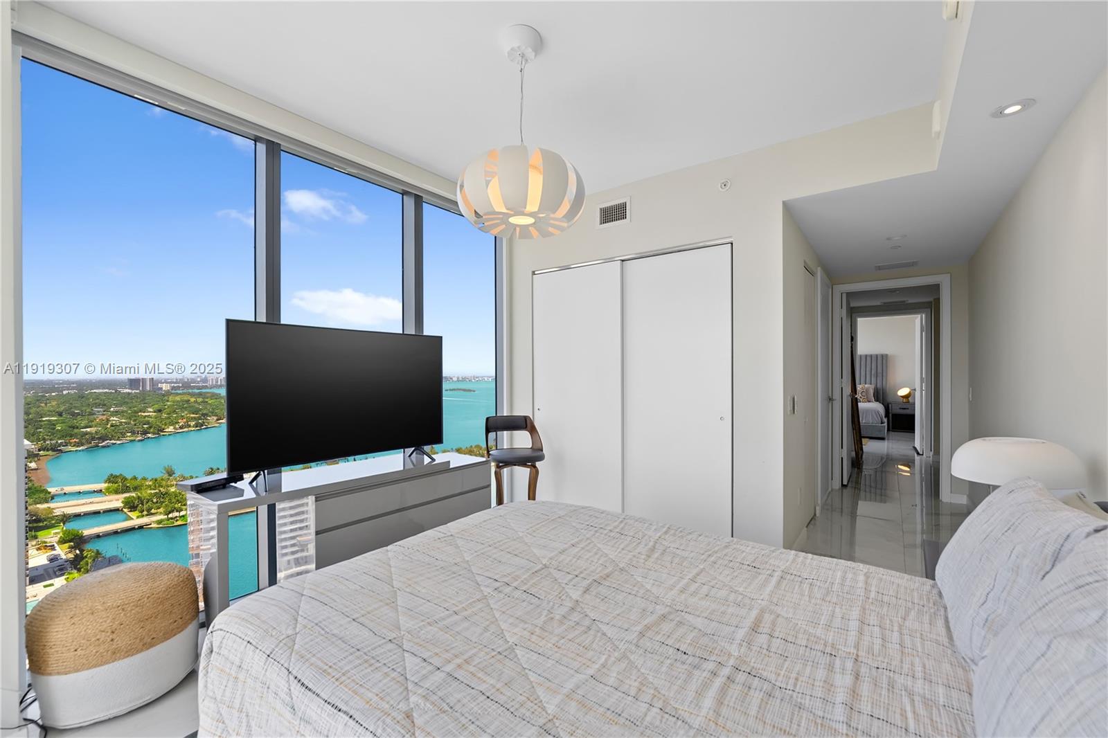 ONE PARAISO CONDO - Residential
