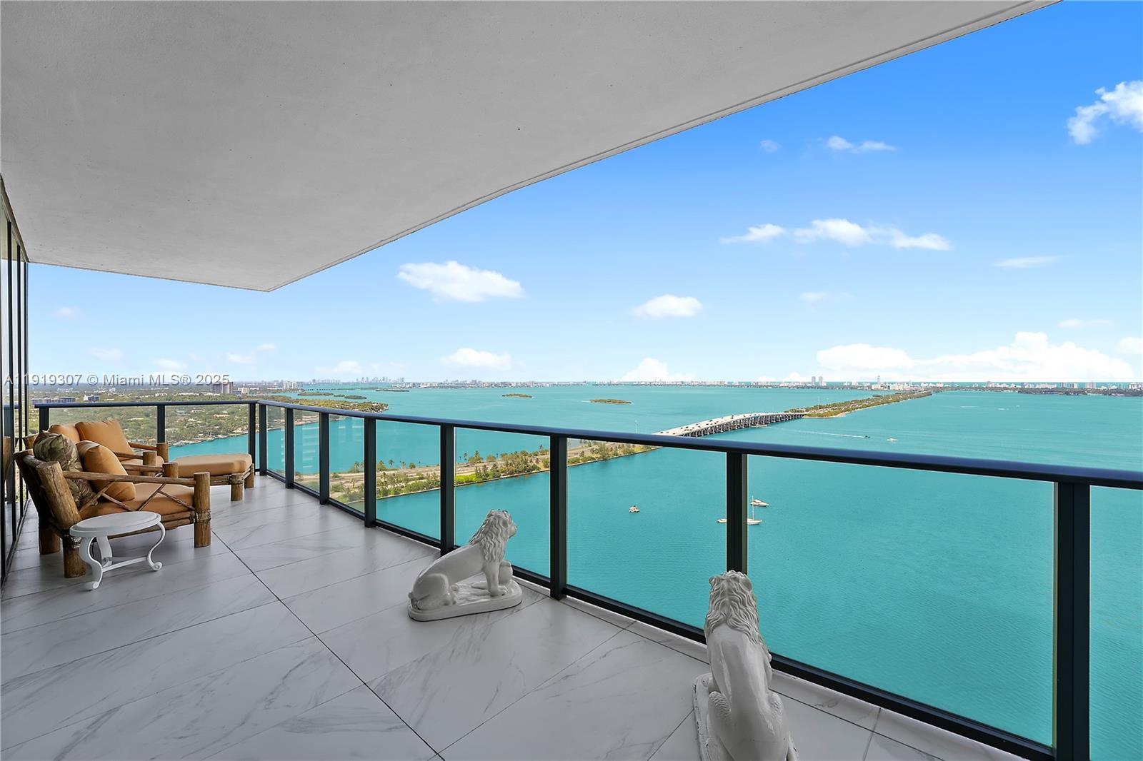 ONE PARAISO CONDO - Residential