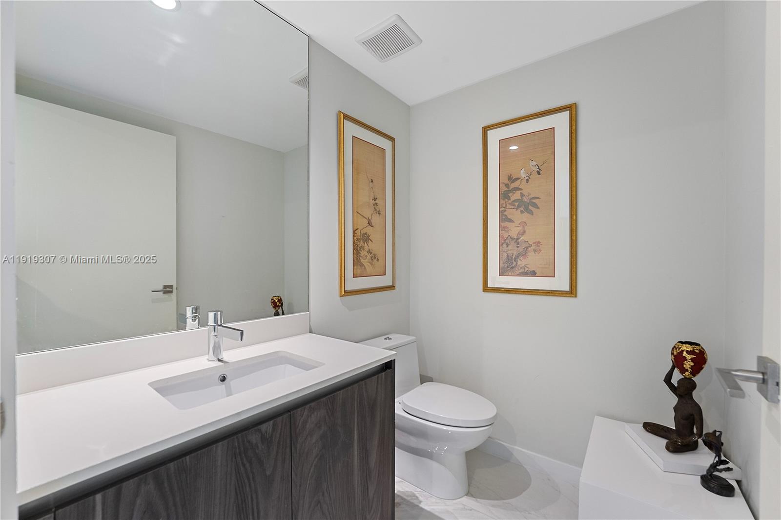 ONE PARAISO CONDO - Residential