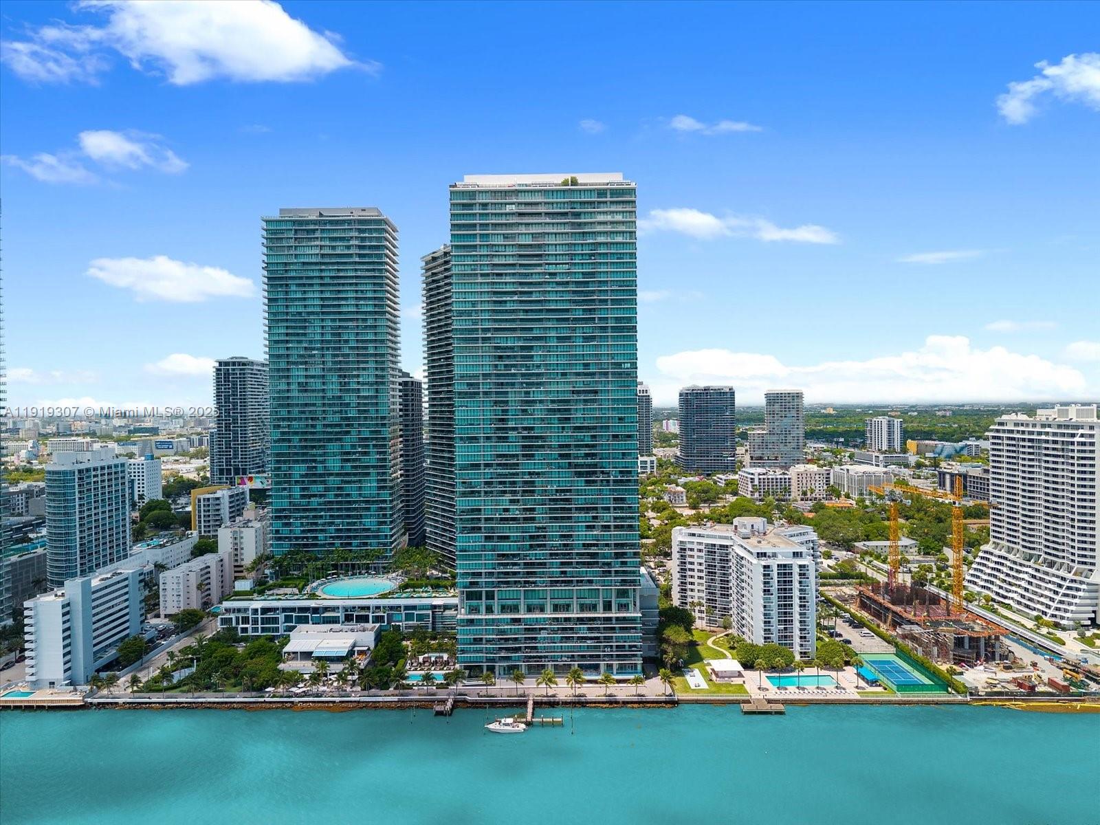 ONE PARAISO CONDO - Residential