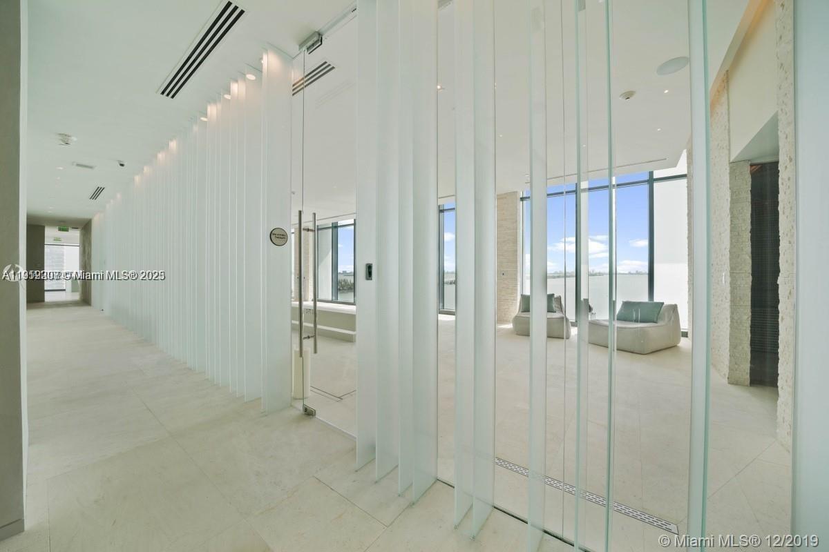 ONE PARAISO CONDO - Residential