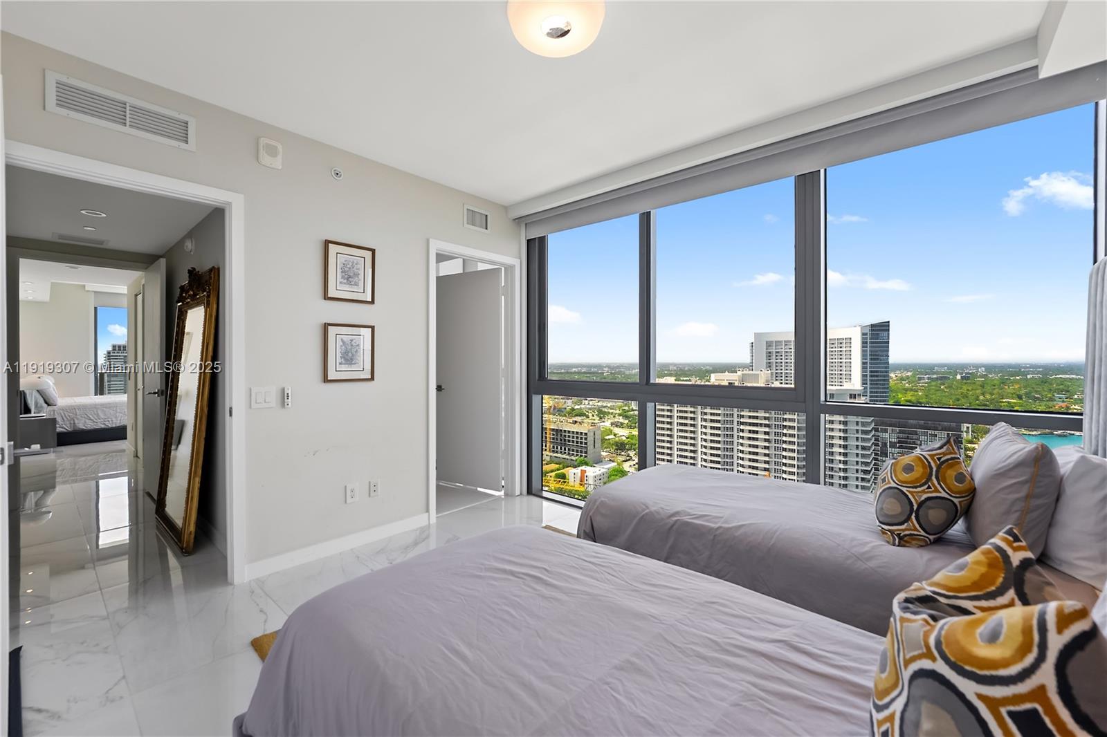ONE PARAISO CONDO - Residential