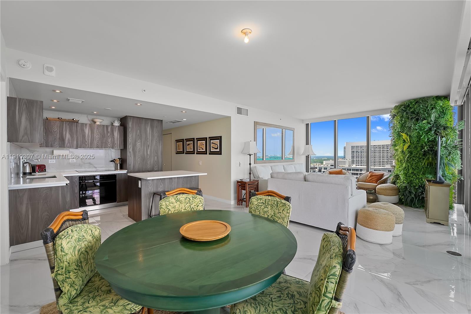 ONE PARAISO CONDO - Residential