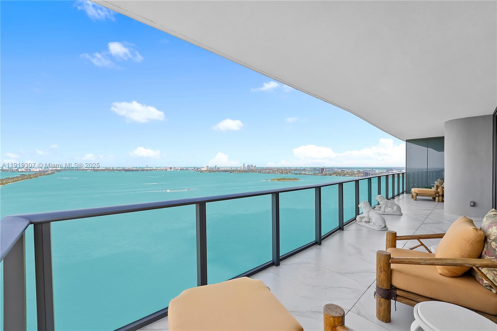 ONE PARAISO CONDO - Residential