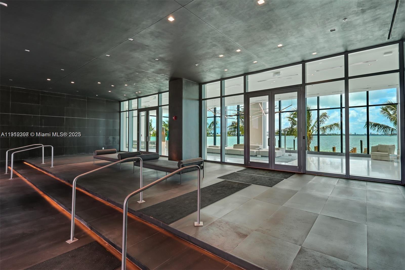 ONE PARAISO CONDO - Residential