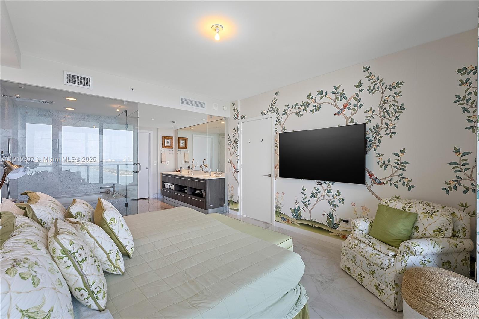 ONE PARAISO CONDO - Residential