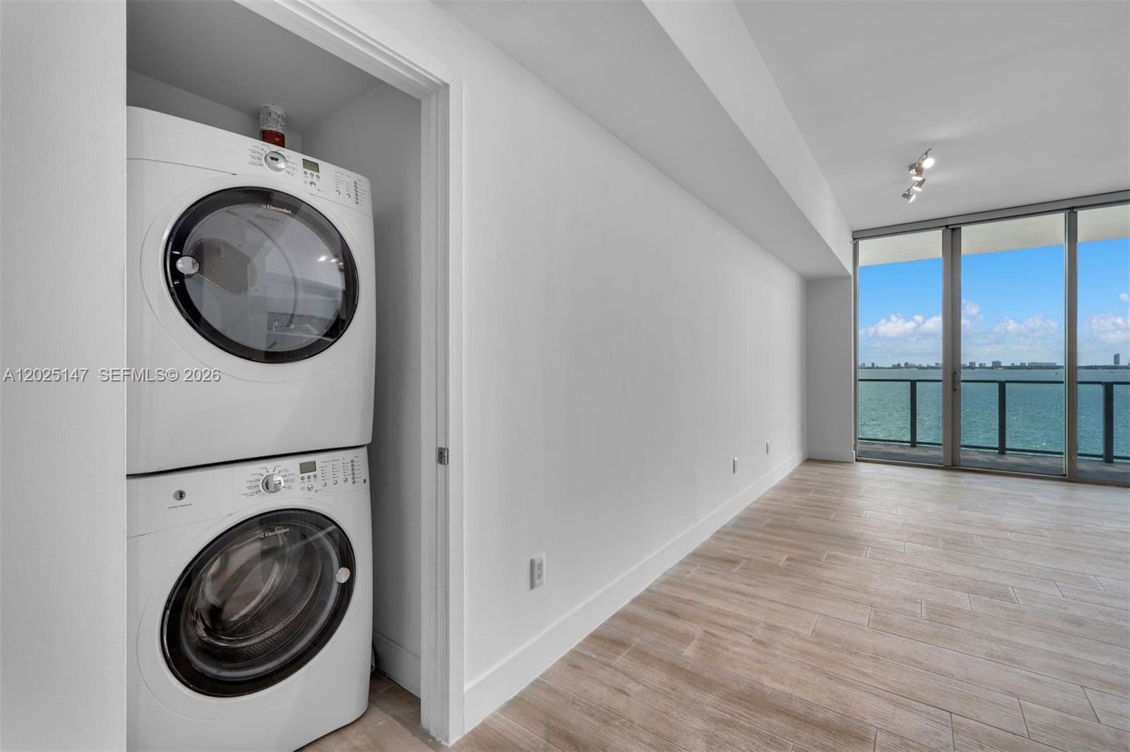 BISCAYNE BEACH CONDO - Residential
