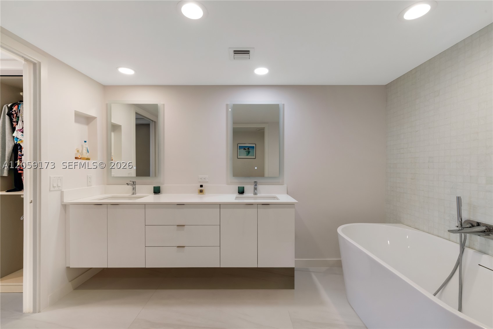 INTRACOASTAL 31 CONDO - Residential