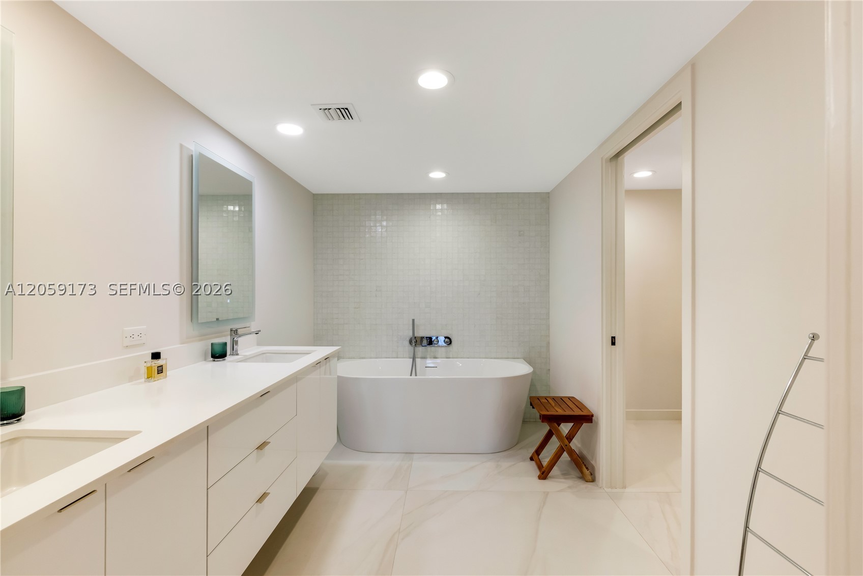 INTRACOASTAL 31 CONDO - Residential