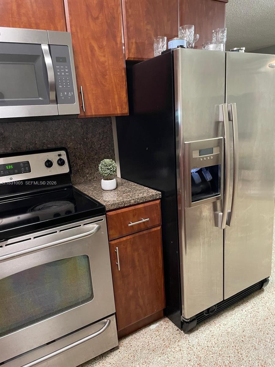 TOWN OF HIALEAH 1 ADDN AM - Residential Lease