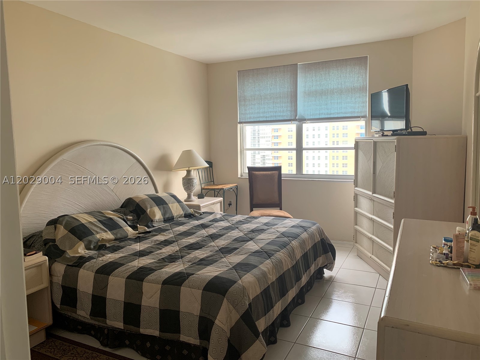 HEMISPHERES CONDO - Residential Lease