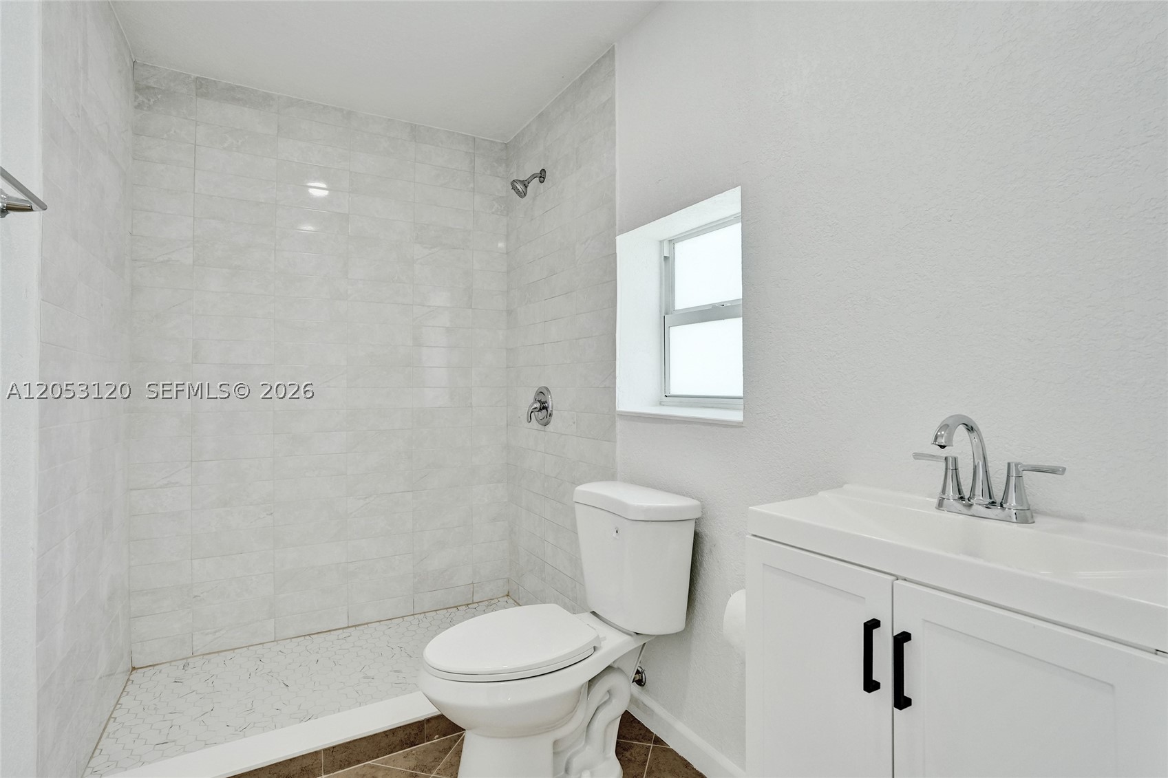 HOLLYWOOD PARK - Residential Lease