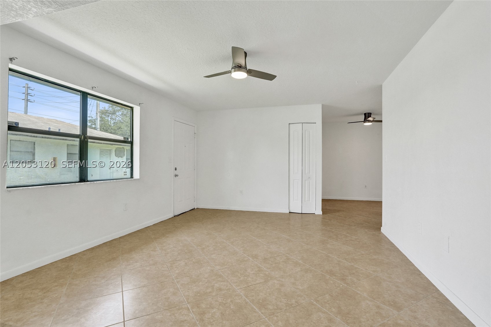 HOLLYWOOD PARK - Residential Lease