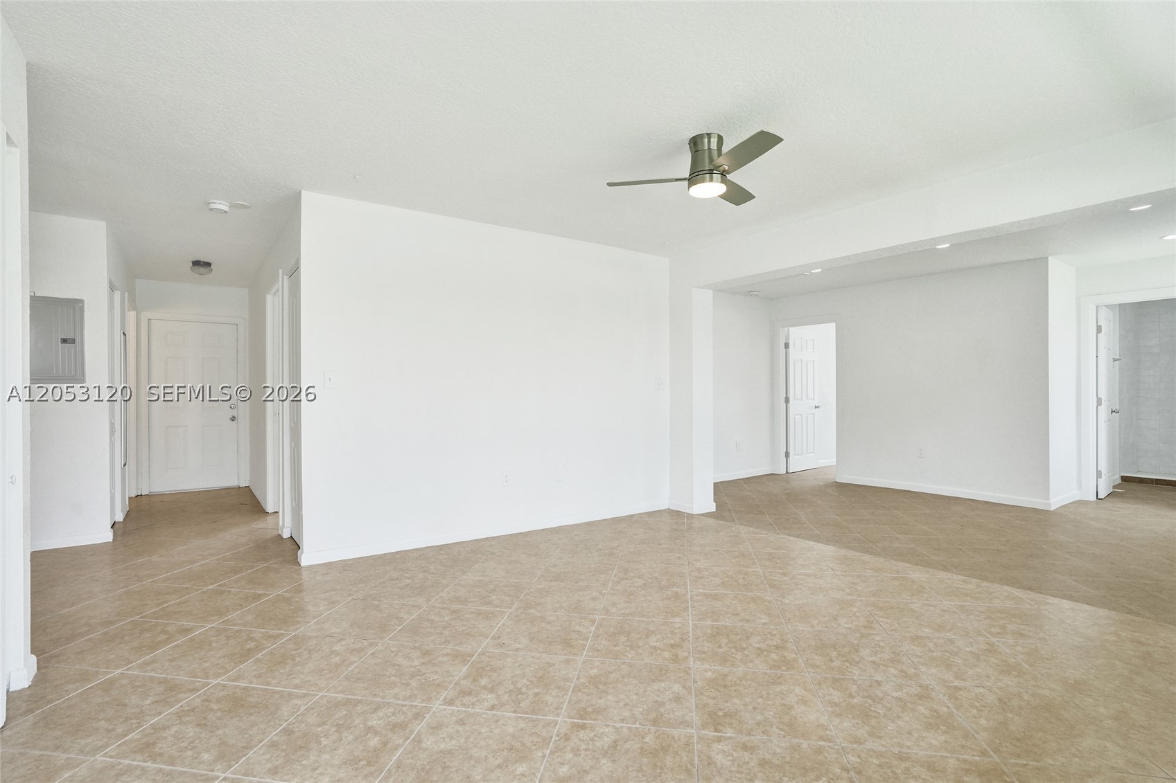 HOLLYWOOD PARK - Residential Lease
