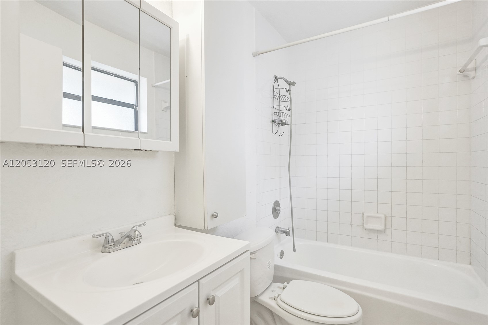 HOLLYWOOD PARK - Residential Lease