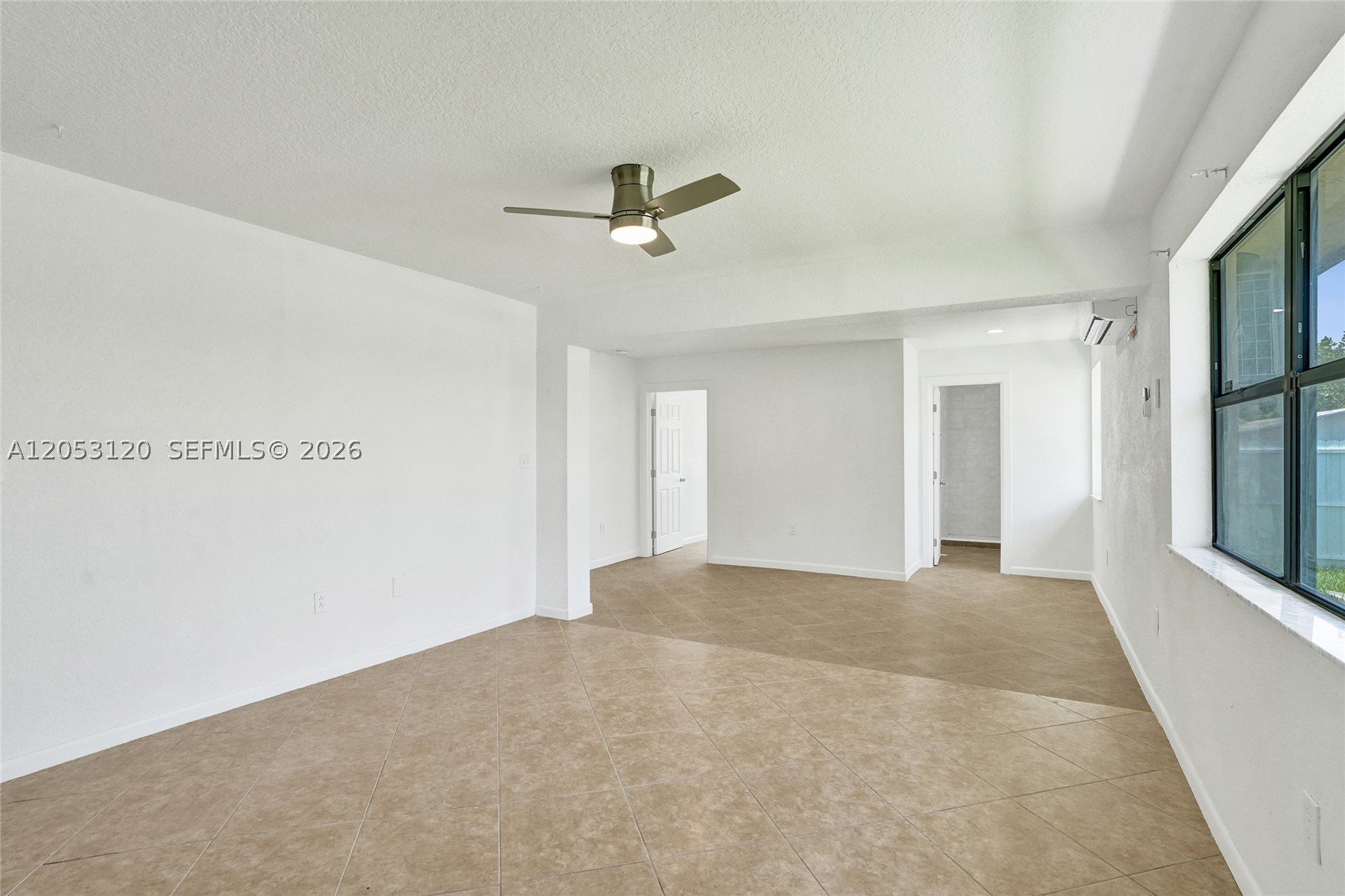 HOLLYWOOD PARK - Residential Lease