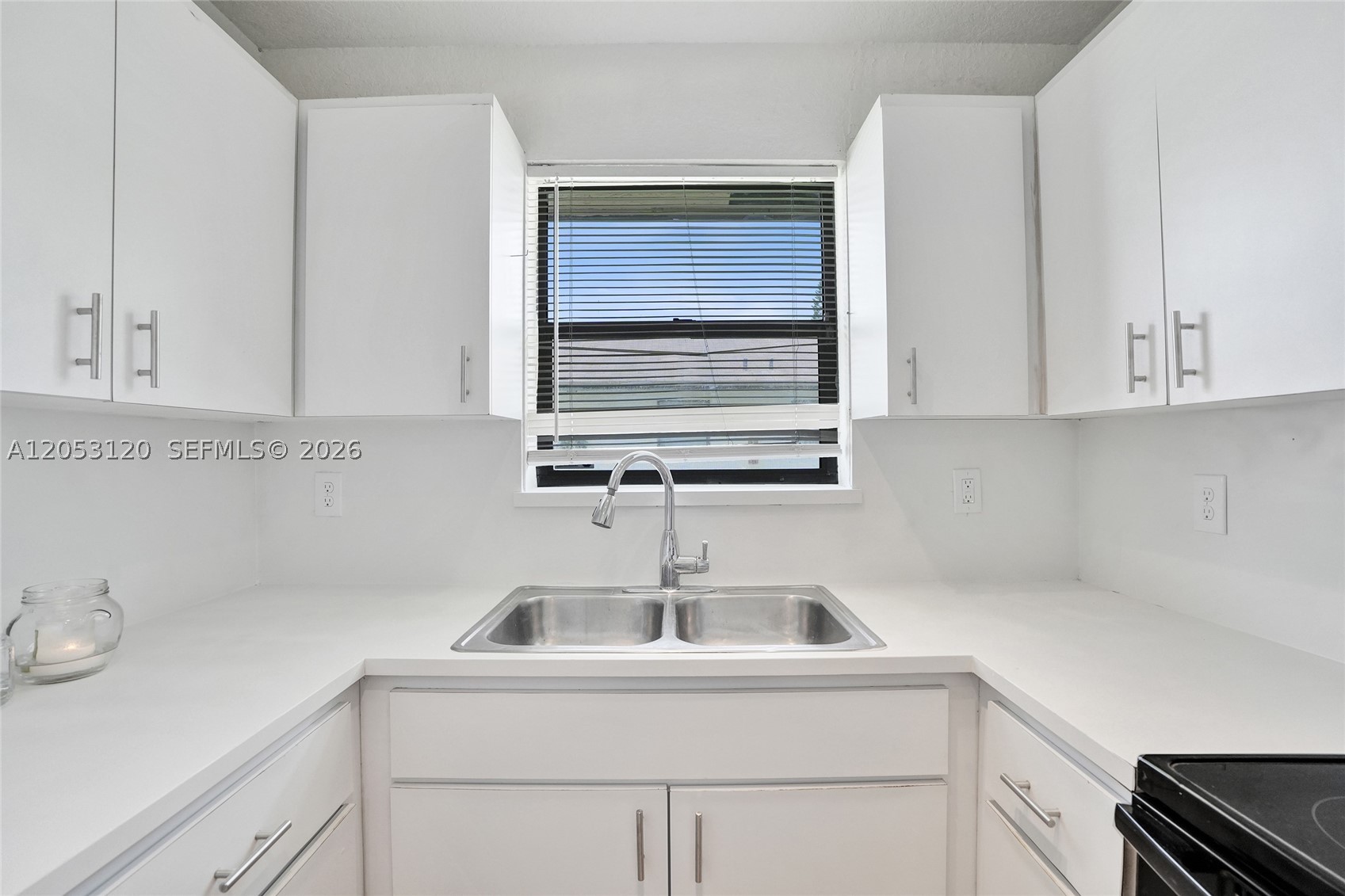 HOLLYWOOD PARK - Residential Lease