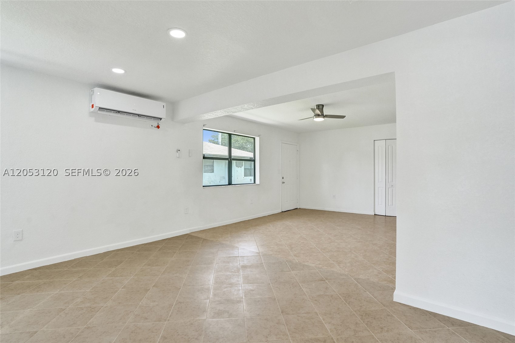 HOLLYWOOD PARK - Residential Lease