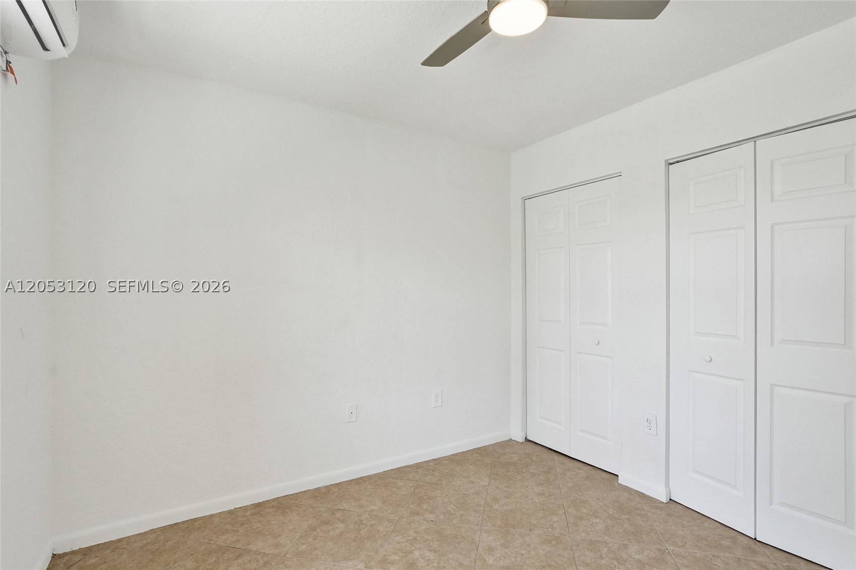 HOLLYWOOD PARK - Residential Lease
