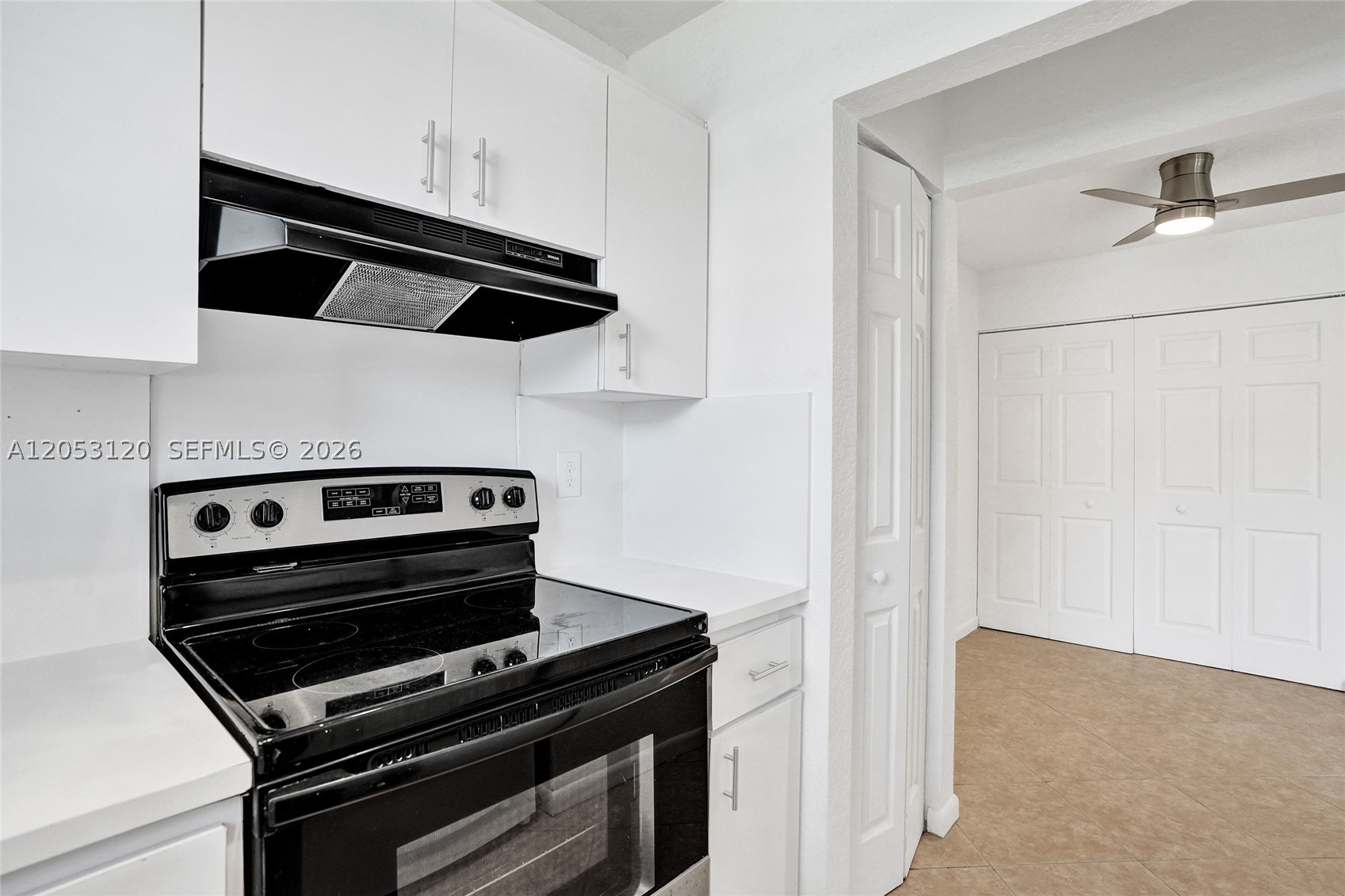 HOLLYWOOD PARK - Residential Lease