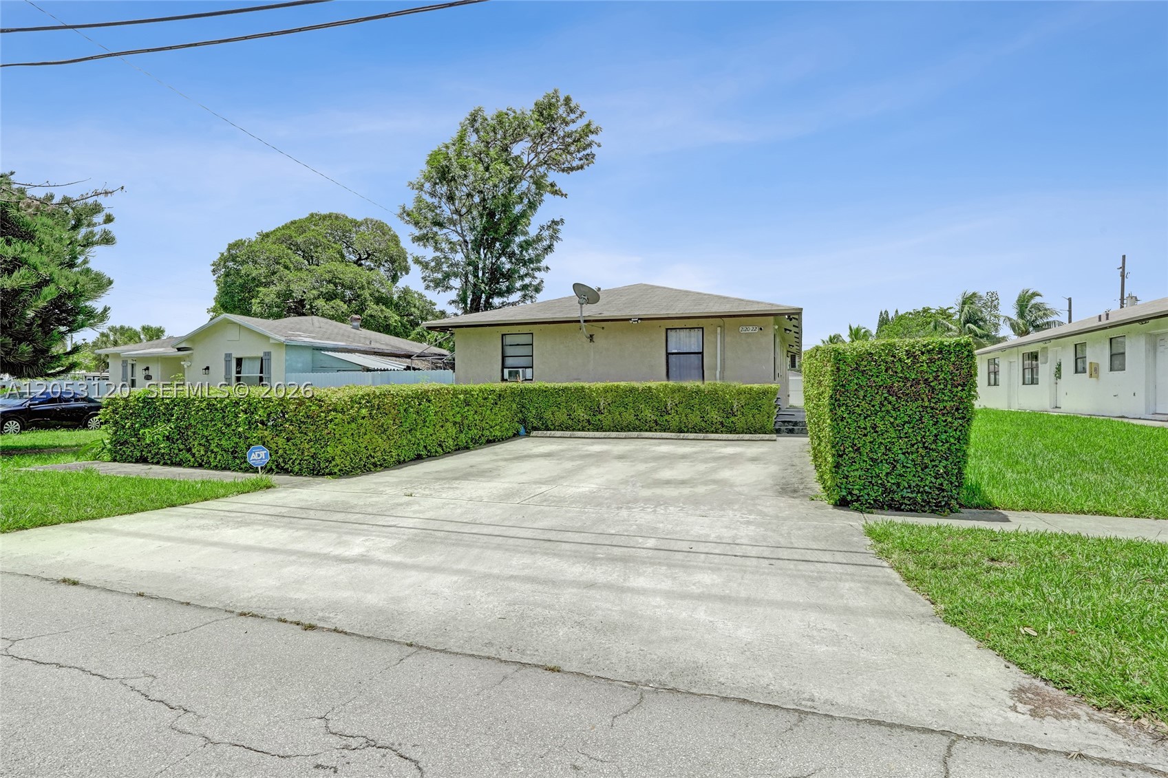 HOLLYWOOD PARK - Residential Lease