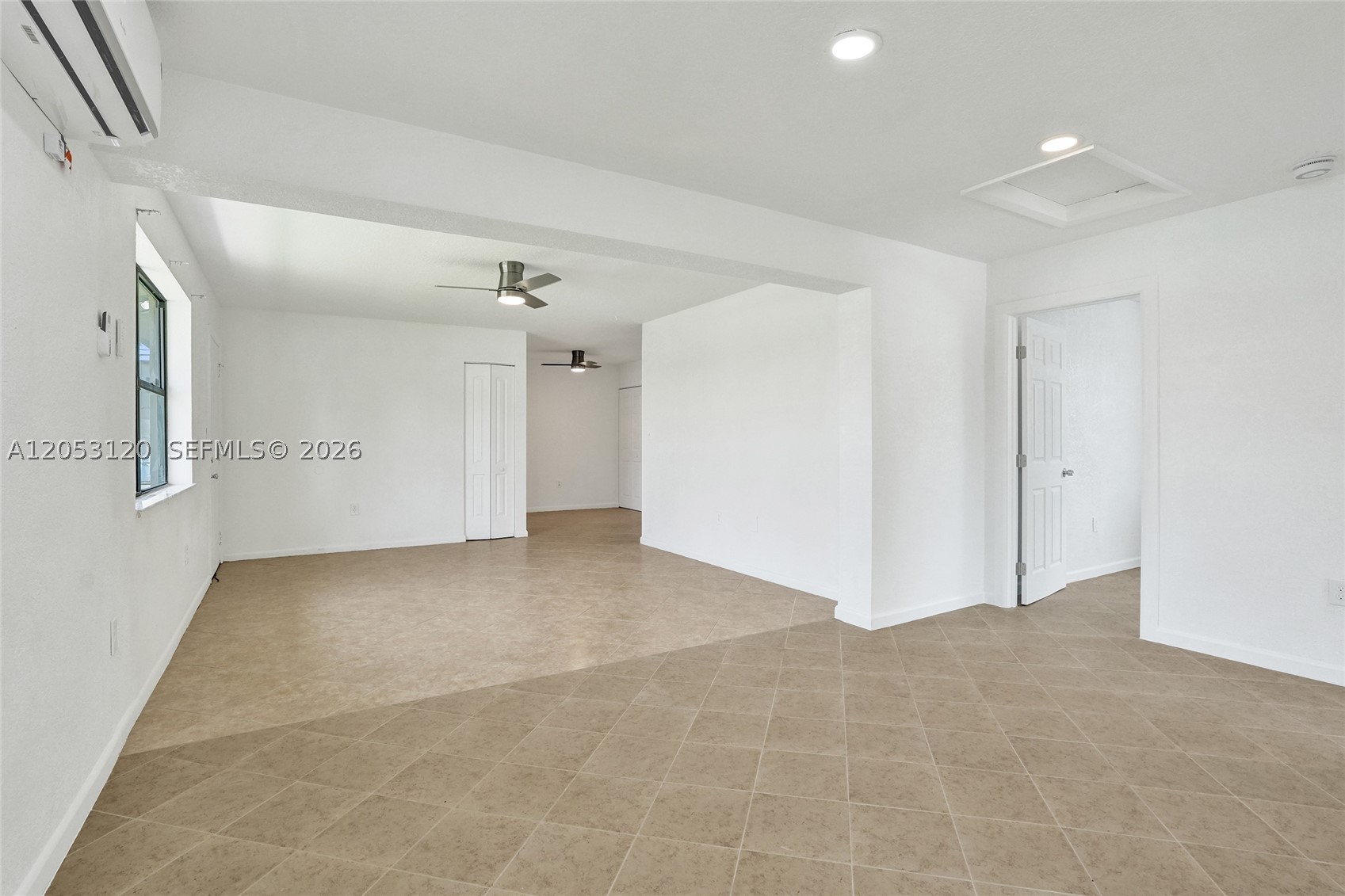 HOLLYWOOD PARK - Residential Lease