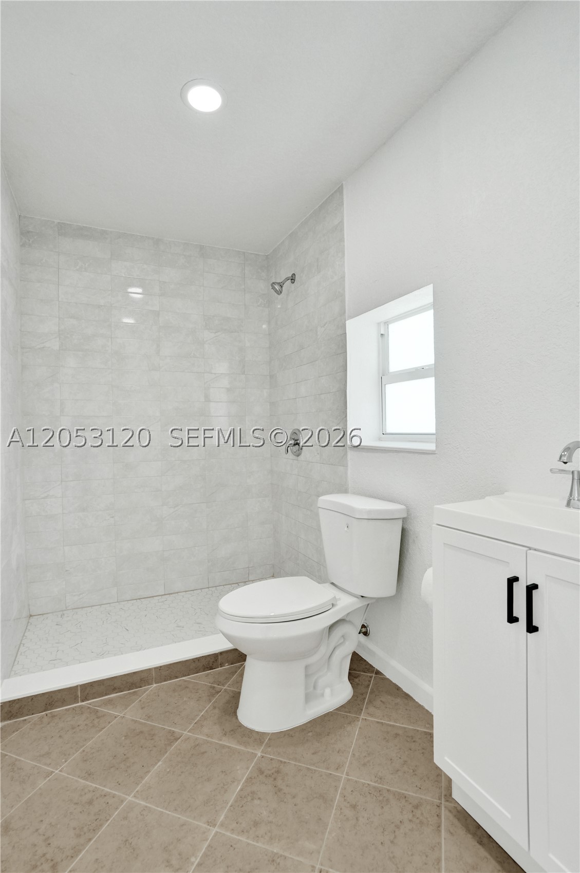 HOLLYWOOD PARK - Residential Lease
