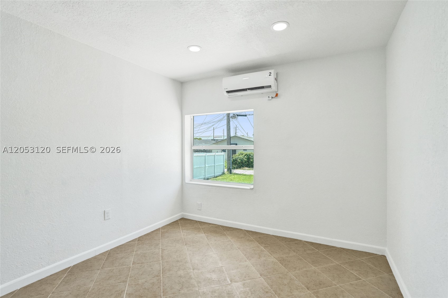 HOLLYWOOD PARK - Residential Lease