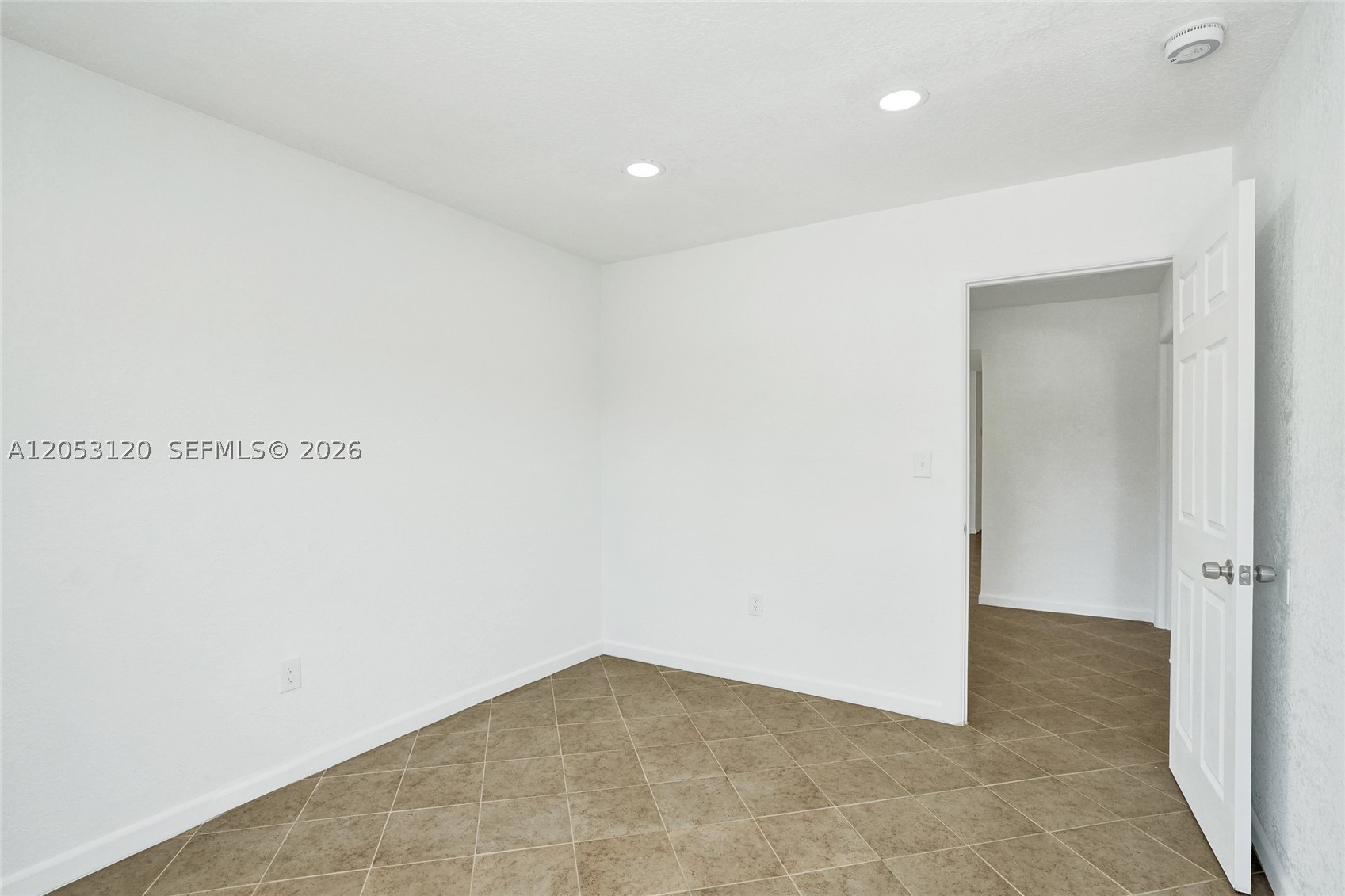 HOLLYWOOD PARK - Residential Lease