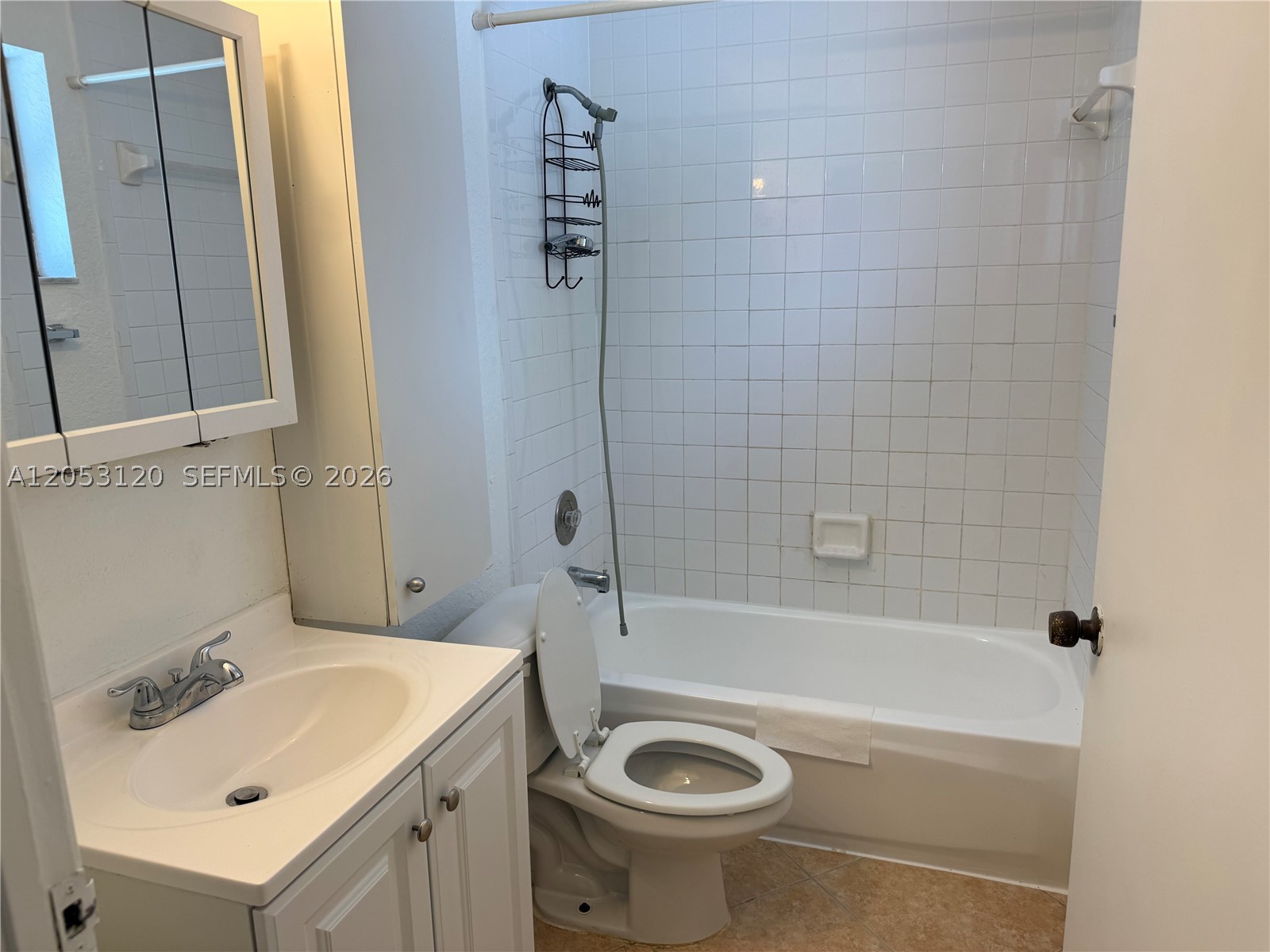 HOLLYWOOD PARK - Residential Lease