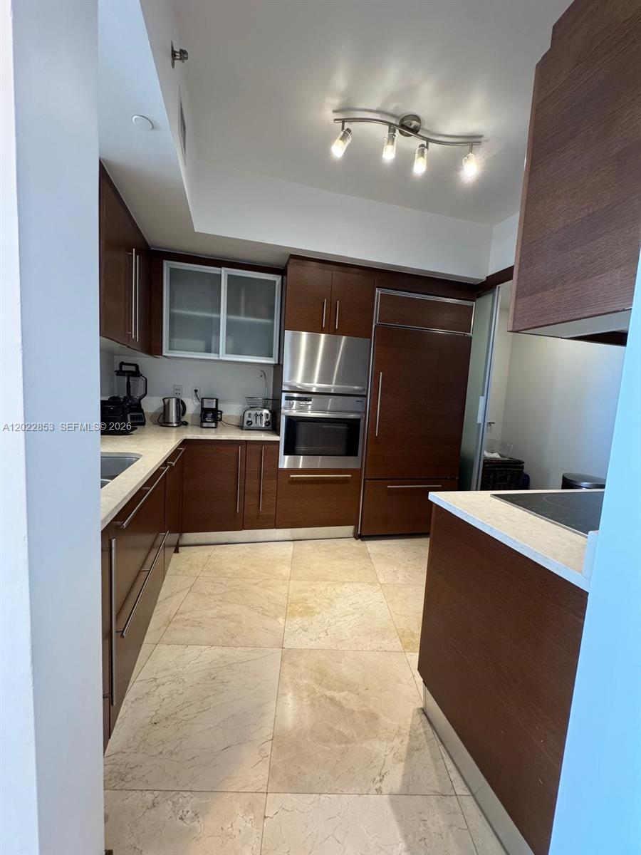 ICON CONDO - Residential