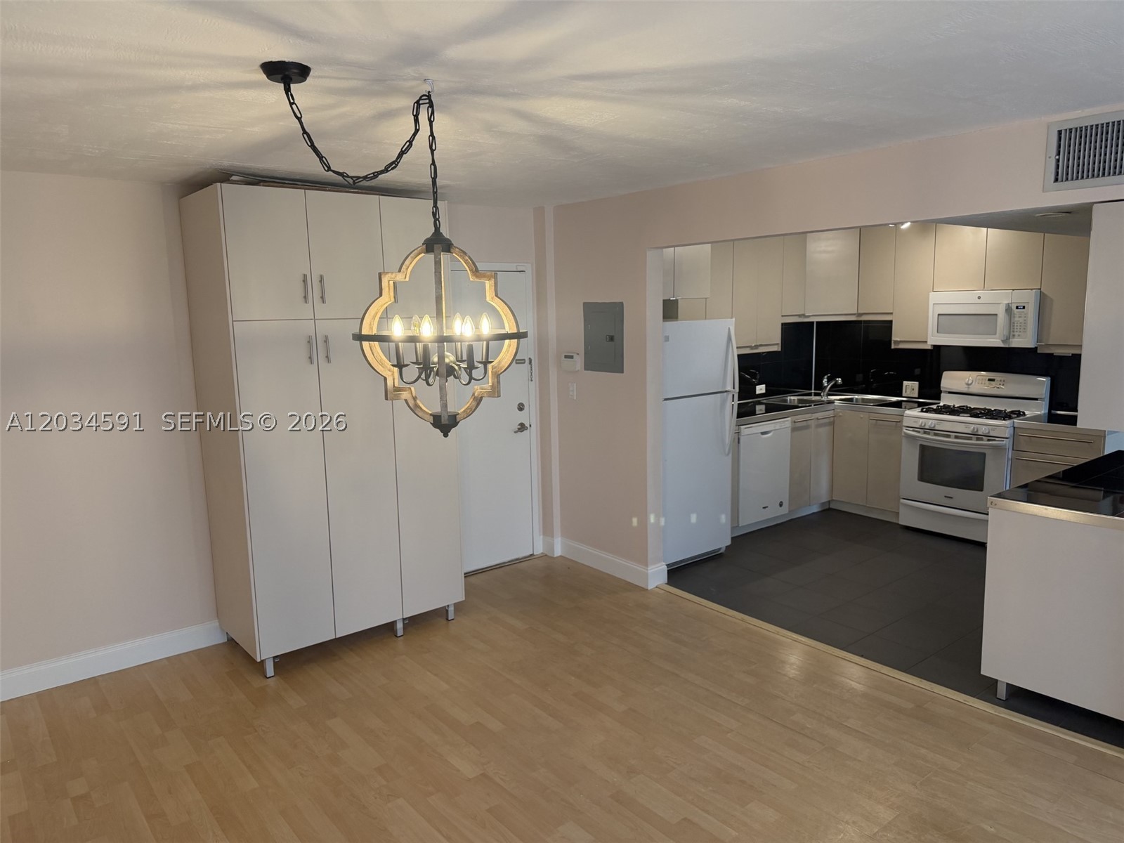 VILLAGE AT THE FALLS COND - Residential