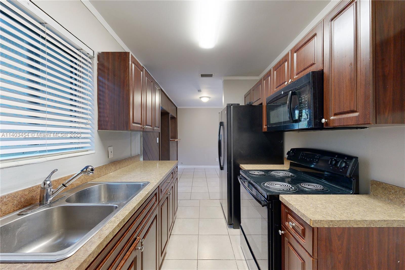LAKE FOREST SEC 4 - Residential