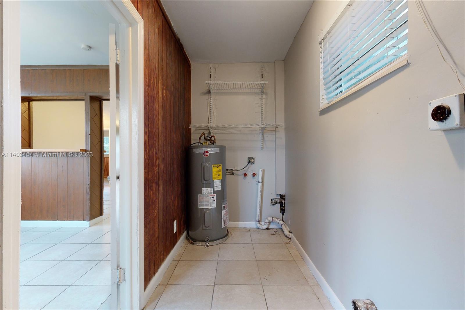 LAKE FOREST SEC 4 - Residential