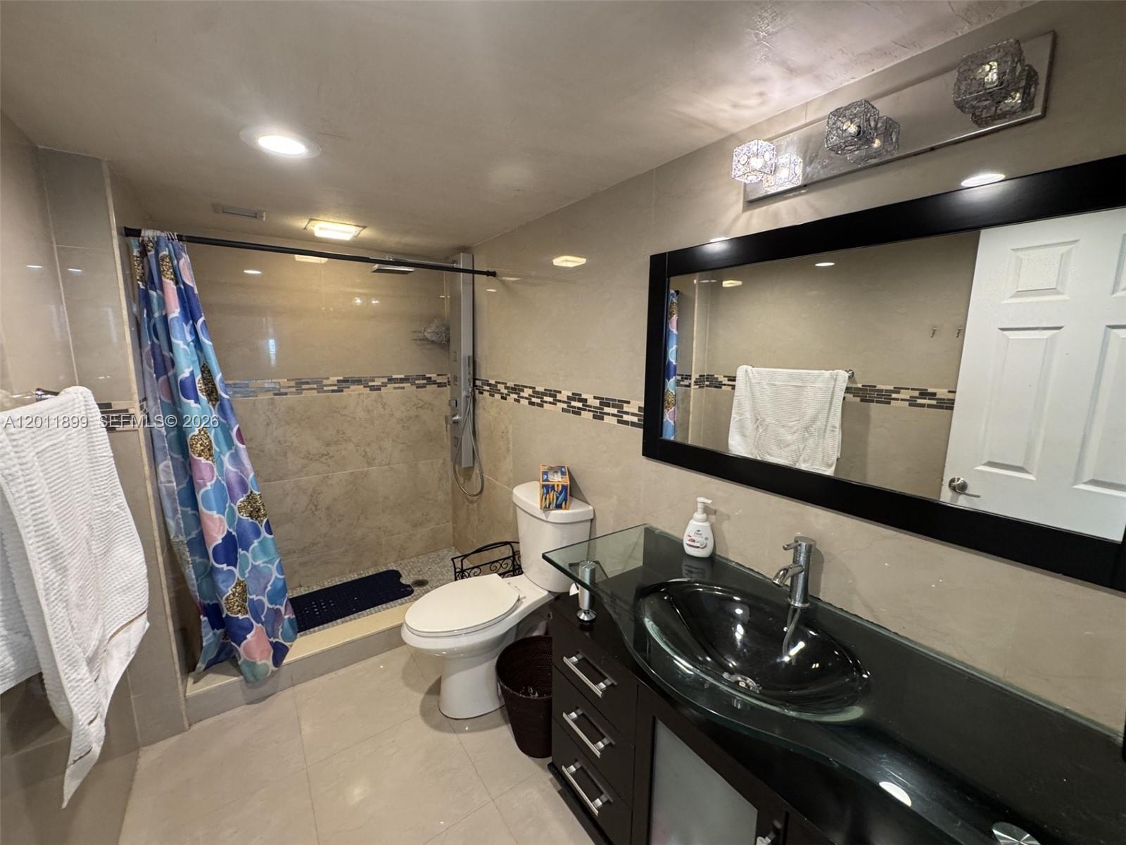 MALAGA TOWERS CONDO - Residential