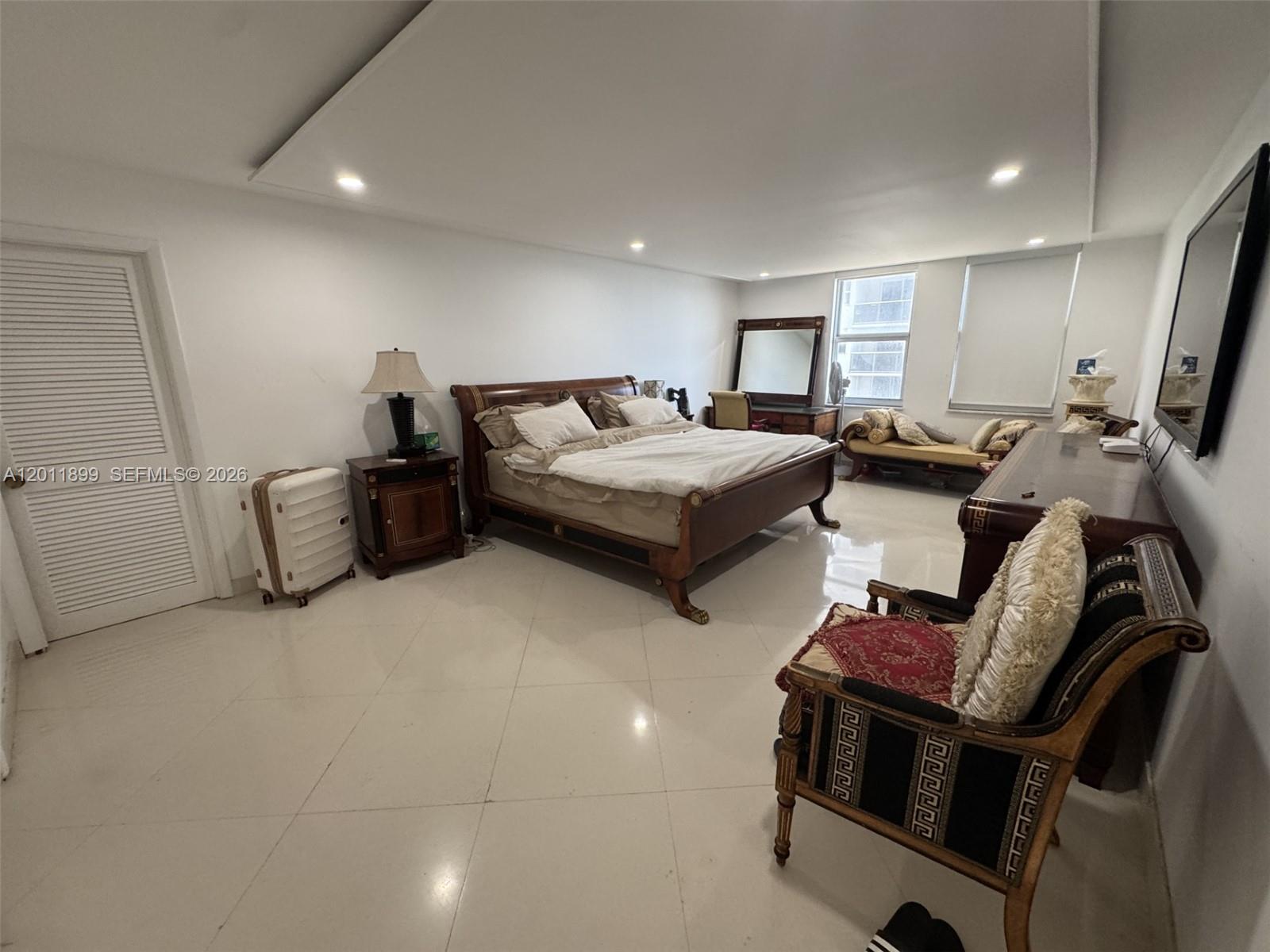 MALAGA TOWERS CONDO - Residential