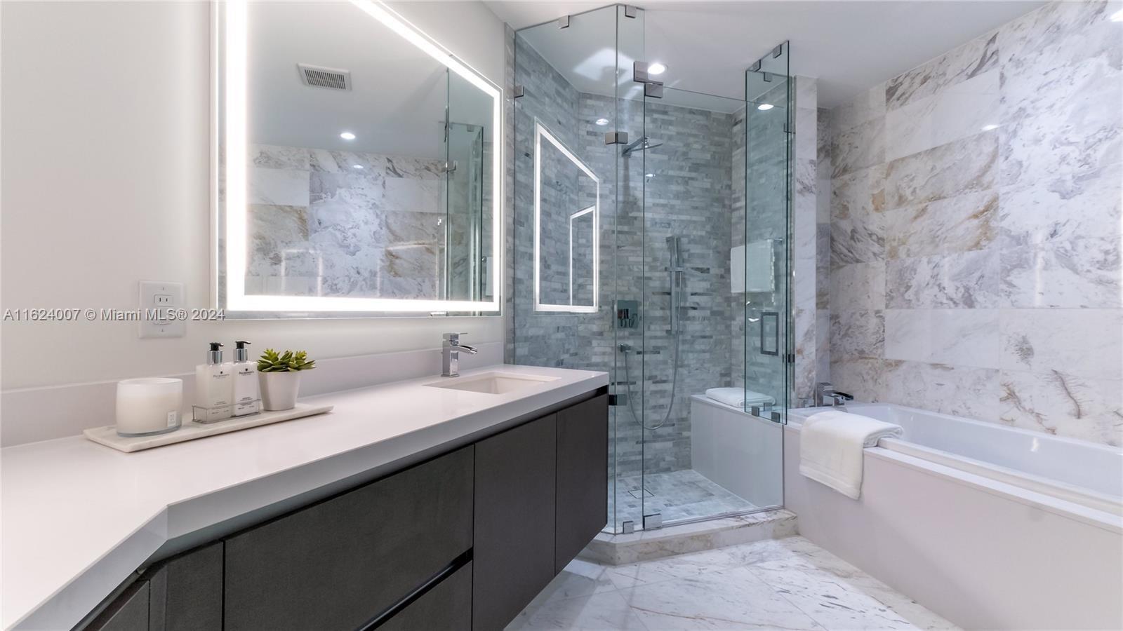 PARAMOUNT MIAMI WORLDCENT - Residential Lease