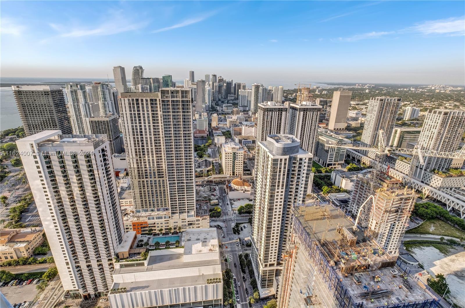 PARAMOUNT MIAMI WORLDCENT - Residential Lease
